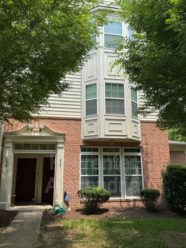 Photo - 2561 Eastbourne Dr