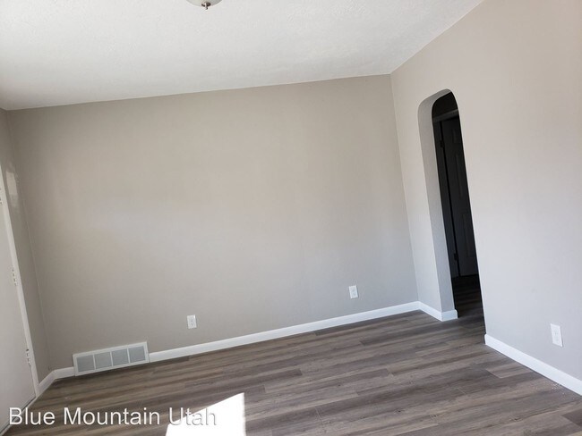 Foto del edificio - 4 br, 2 bath House - 1949 Pine Canyon