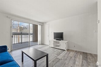 Building Photo - 204 Ostrom Ave