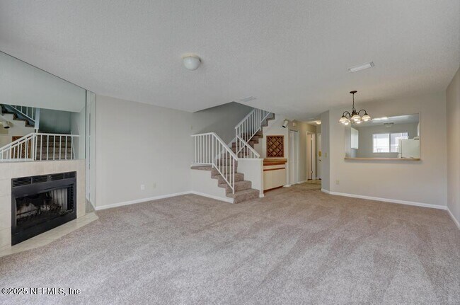 Building Photo - 3801 Crown Point Rd