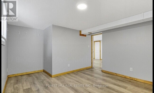 Photo du bâtiment - 27 Broadmoor Ave