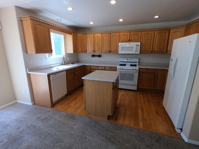 Foto del edificio - Beautiful 5 bedroom home in Pool Community!!