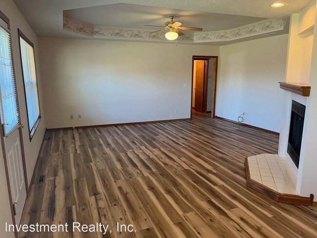 Building Photo - 3 br, 2 bath House - 1790 N Pearson Dr.