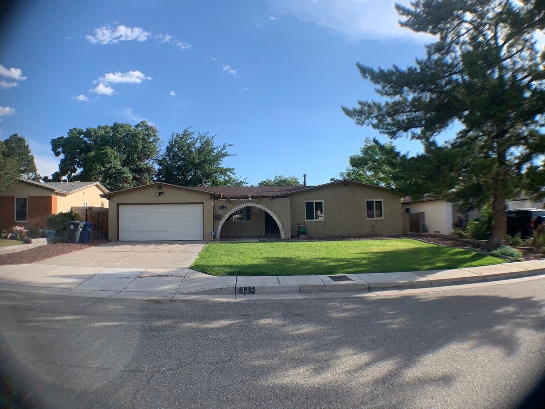 7112 Patricia Dr NE, Albuquerque, NM 87109 House Rental in