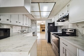 Building Photo - 6407 S Briar Bayou Dr