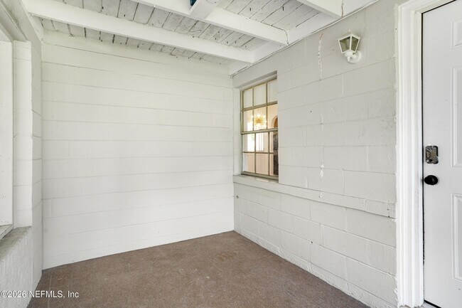 Building Photo - 5236 River Forest Dr