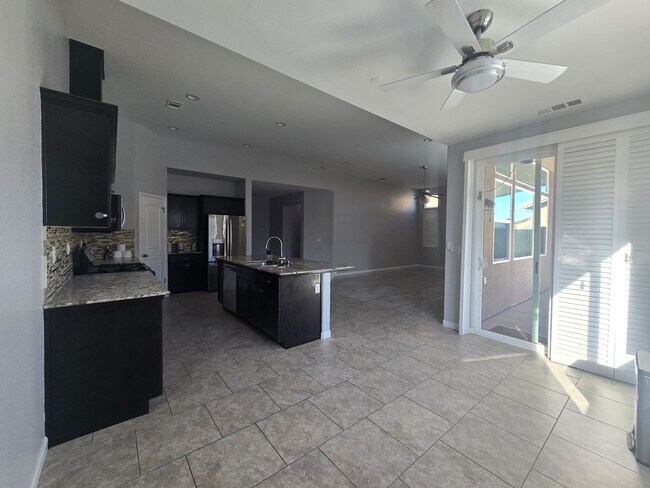 Foto del edificio - 4 BR 2 BA home available now