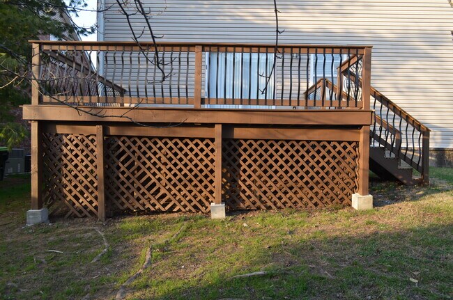 Building Photo - 1401 Peppermint Ln