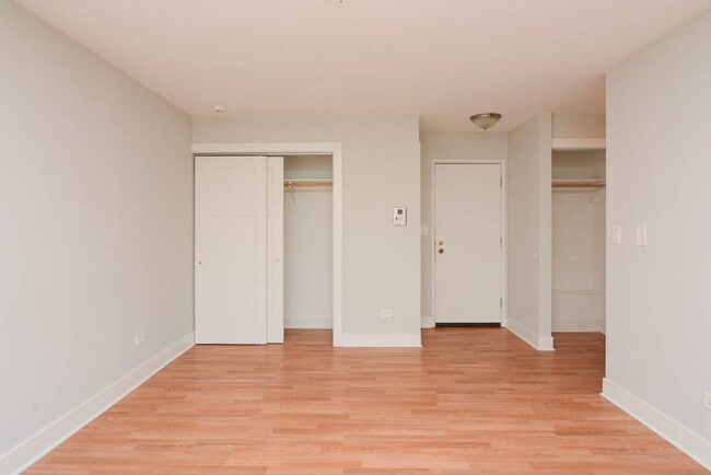 Building Photo - 699 Elm Pl