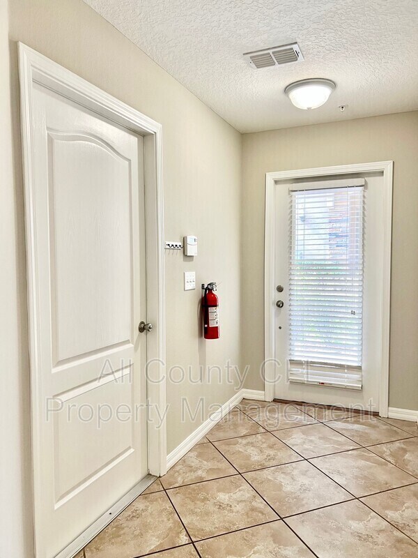 Foto del edificio - 8923 Azalea Sands Ln