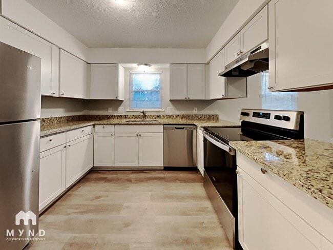 Building Photo - 6301 Ivory Palm Dr