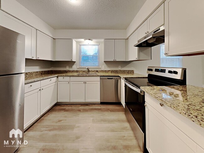 Foto del edificio - 6301 Ivory Palm Dr