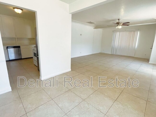 Building Photo - 2138 E Turney Ave