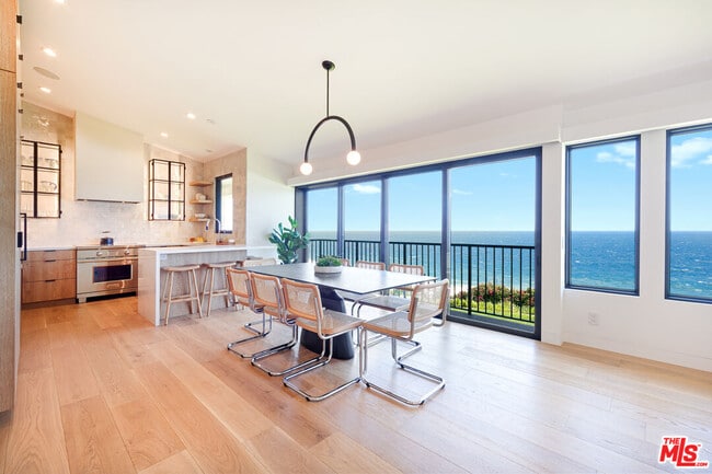 Foto del edificio - 6813 Shearwater Ln