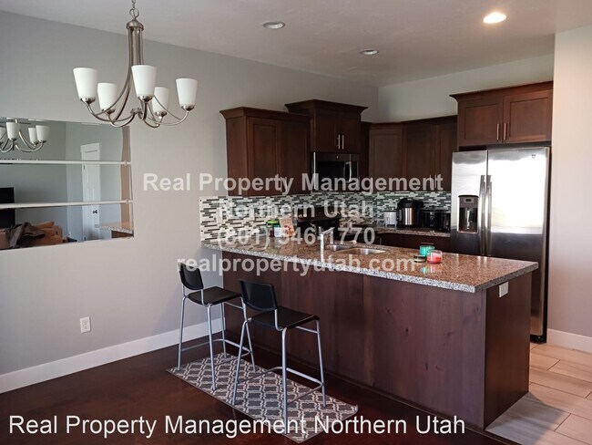 Building Photo - 3 br, 2.5 bath House - 3440 Kenna Lane Unit 2