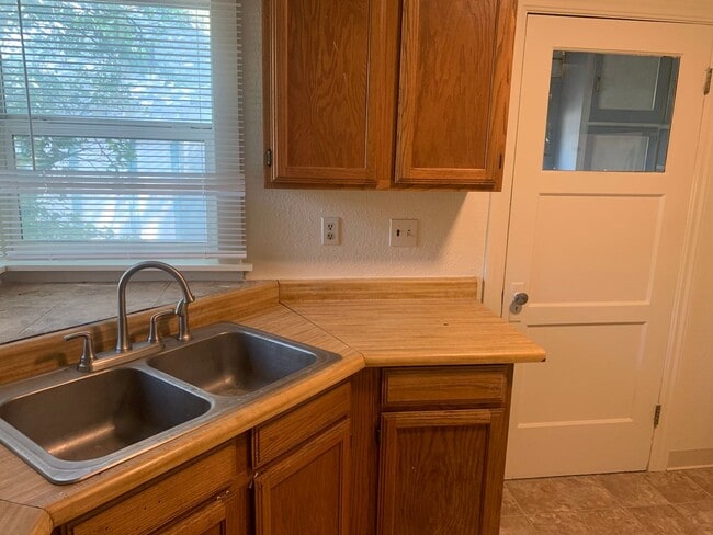 Building Photo - NW401-Brown, Julie Ann