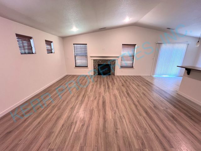 Building Photo - Charming 3 Bed, 2.5 Bath Rental Home in Sa...