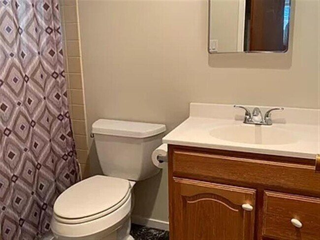 Building Photo - this quaint 1 bedroom, 1 bath
