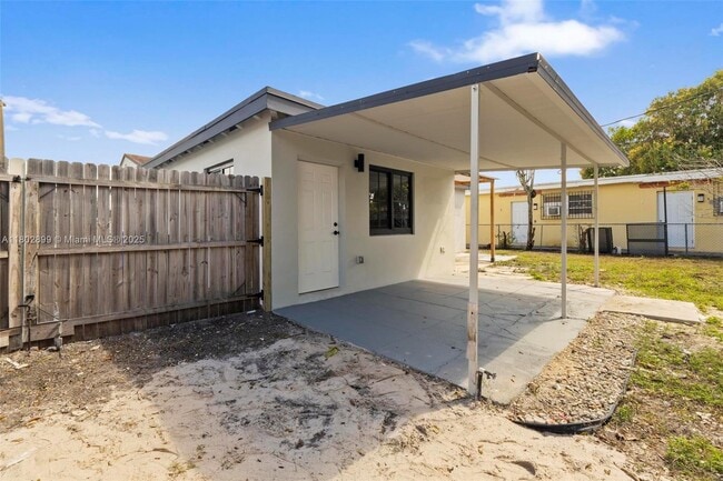 Building Photo - 1060 Pasco Jose De La Luz Y Caballero Ct