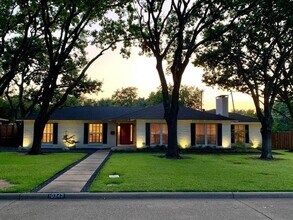 Building Photo - 10343 Best Dr