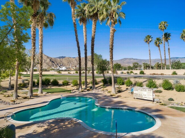 Foto del edificio - 78085 Cobalt Ct