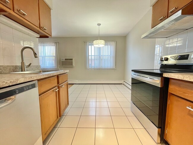 Foto del edificio - 2357 W Jarvis Ave