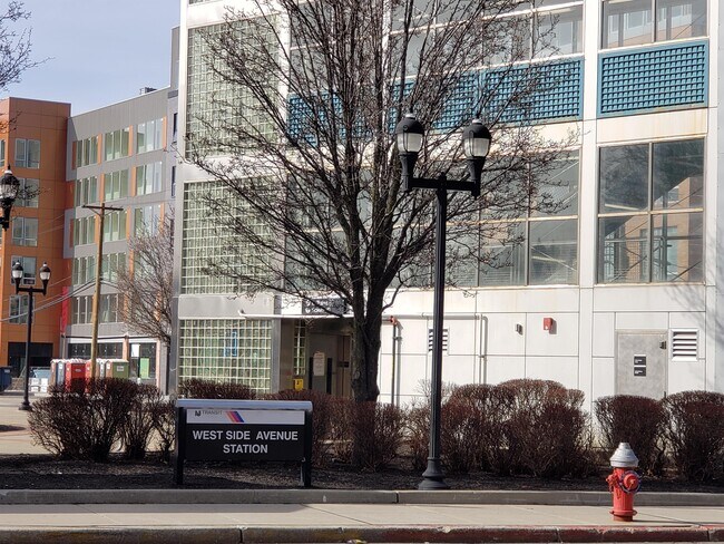 Foto del edificio - 242 Grant Ave