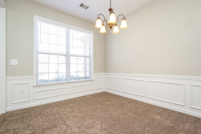 Building Photo - 3038 Donamire Ct NW
