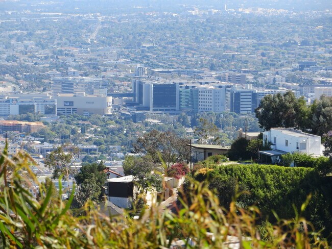 S. View - 8500 Cole Crest Dr