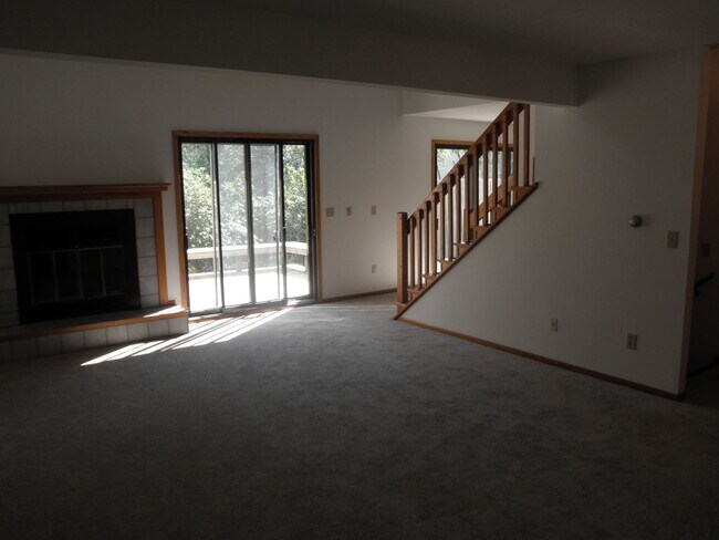 Foto del edificio - 3203 Eau Claire Ave