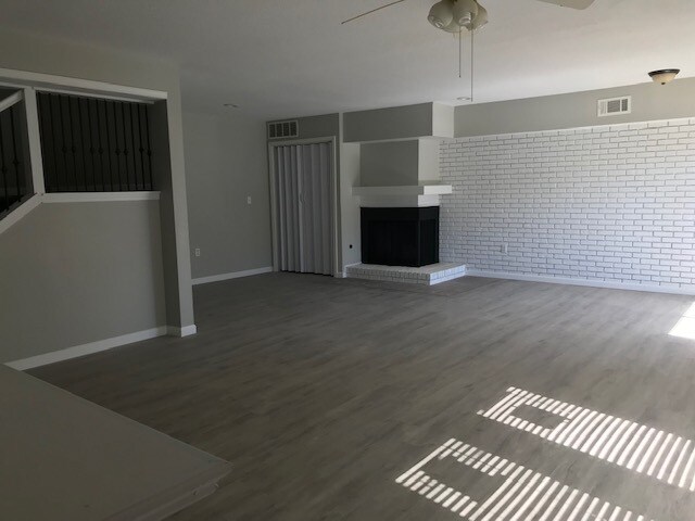 Foto del edificio - 10908 Old Harbor Rd