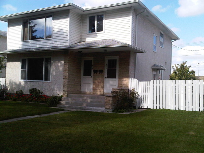 Building Photo - 469 Arnold Av