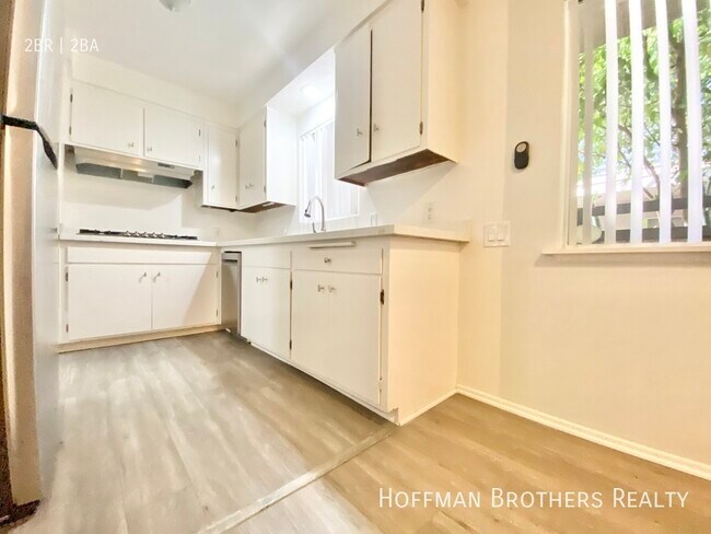 Building Photo - 1521 Yale St Santa Monica, CA 90404