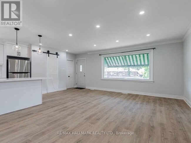 Building Photo - 139 Flora Dr