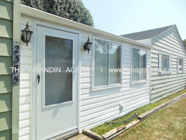 Foto del edificio - 2325 Mansfield St NE