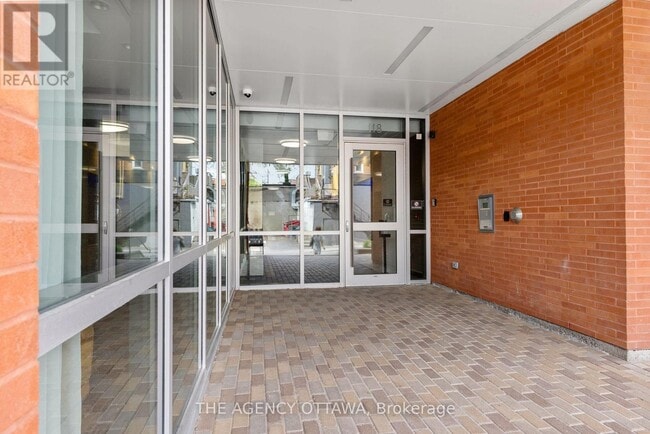 Photo du bâtiment - 118 Holmwood Ave