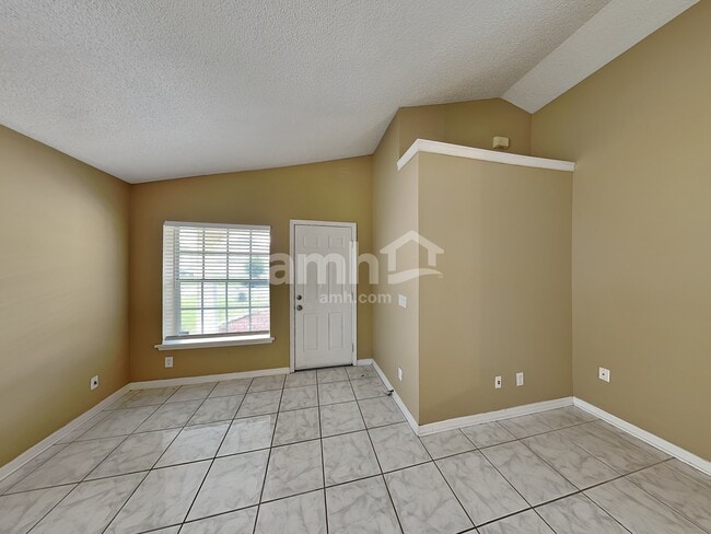 Building Photo - 12600 Parkbury Dr