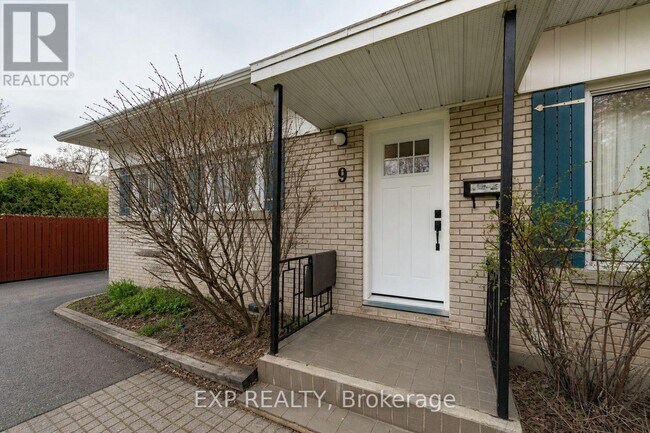 Building Photo - 9 Kirkstall Ave