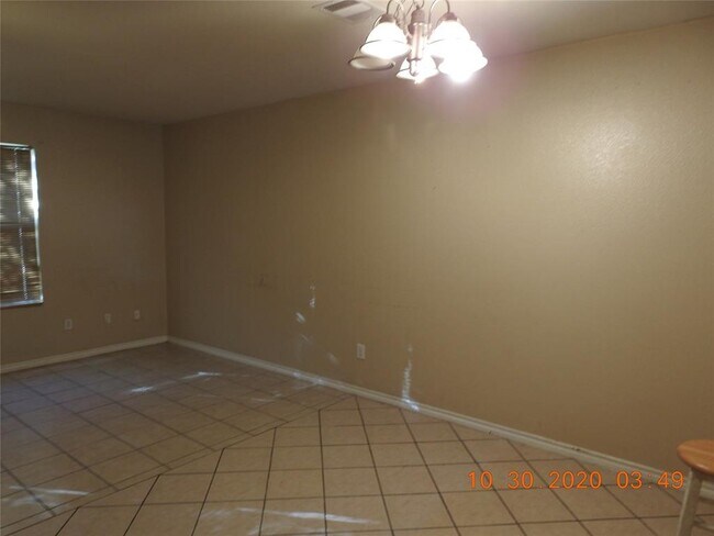 Building Photo - 515 Solomon Ln