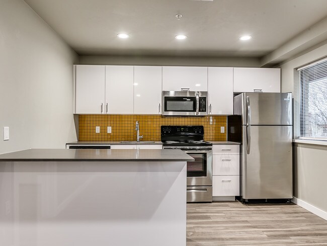 Foto del edificio - 2501 N Blackwelder Ave