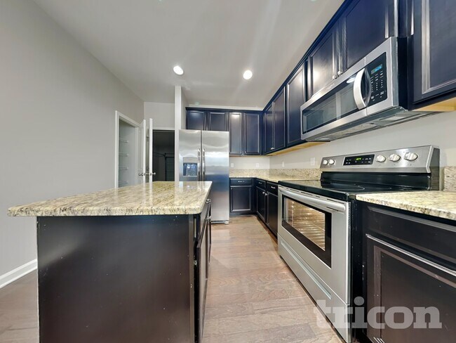 Foto del edificio - 1566 Charcoal Ives Rd
