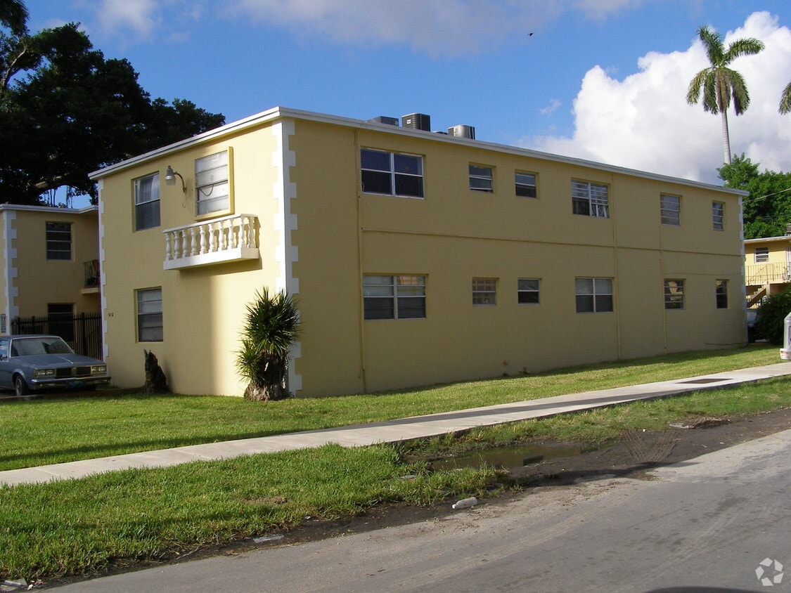 Building Photo - 1878 NW 15th Ave