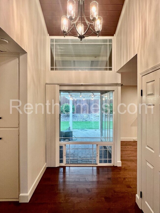 Building Photo - 4544 Jutland Dr