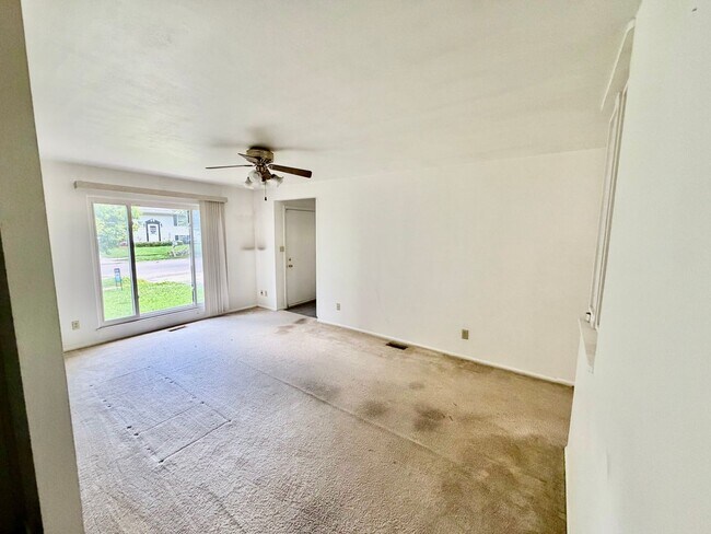 Foto del edificio - 3 Bedroom 1 Bathroom - Pictures Coming Soon!