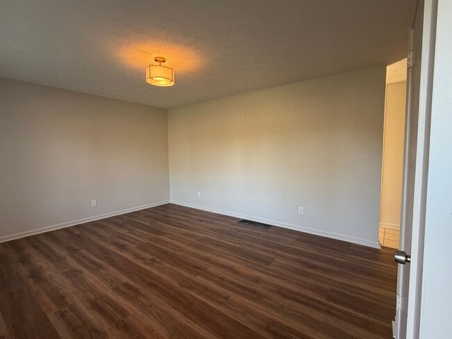 Photo - Newly Renovated House!!