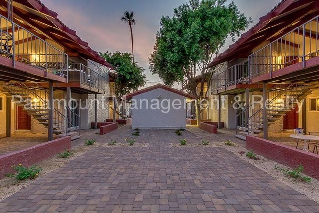 Building Photo - **Move in special!** Beautiful 2 bed/1 bath