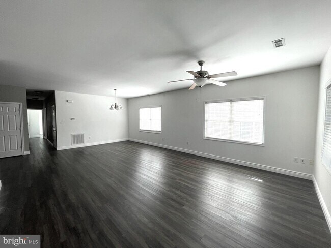 Foto del edificio - 14223 Shelby Cir