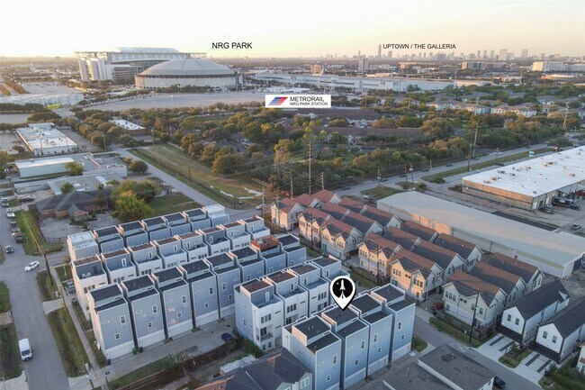 Foto del edificio - 2116 Naomi St