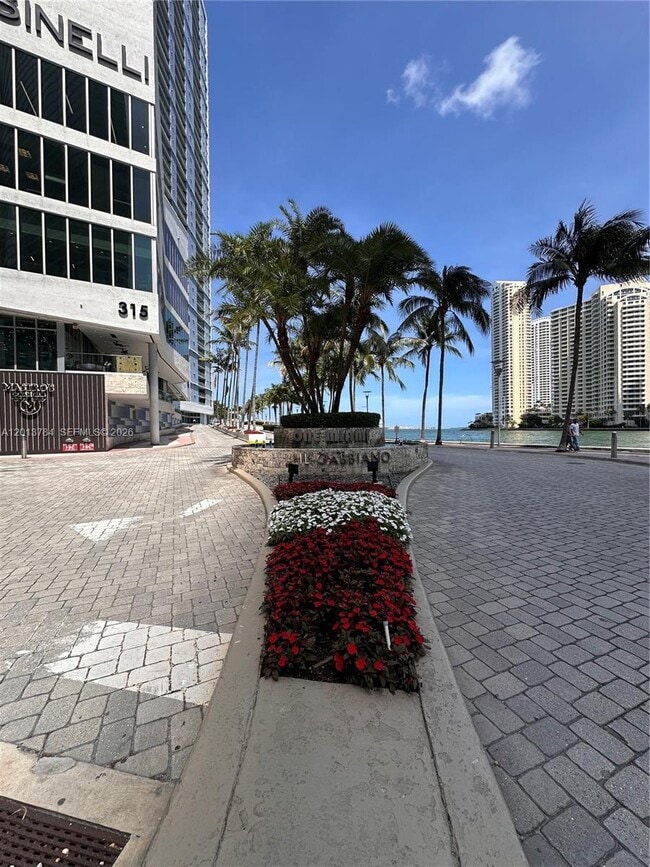 Building Photo - 325 S Biscayne Blvd