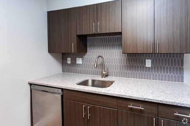 2BR, 2BA - 960SF - Parc at Prairie Grass